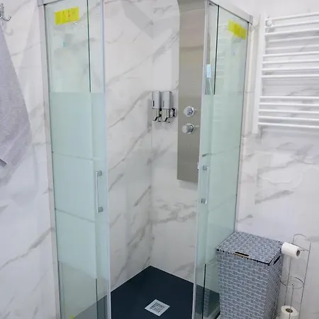 Relax House Barcelone * سانت إستيفي سيسروفير
