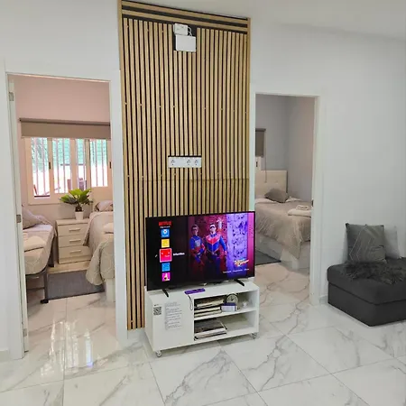 Relax House Barcelone * Sant Esteve Sesrovires